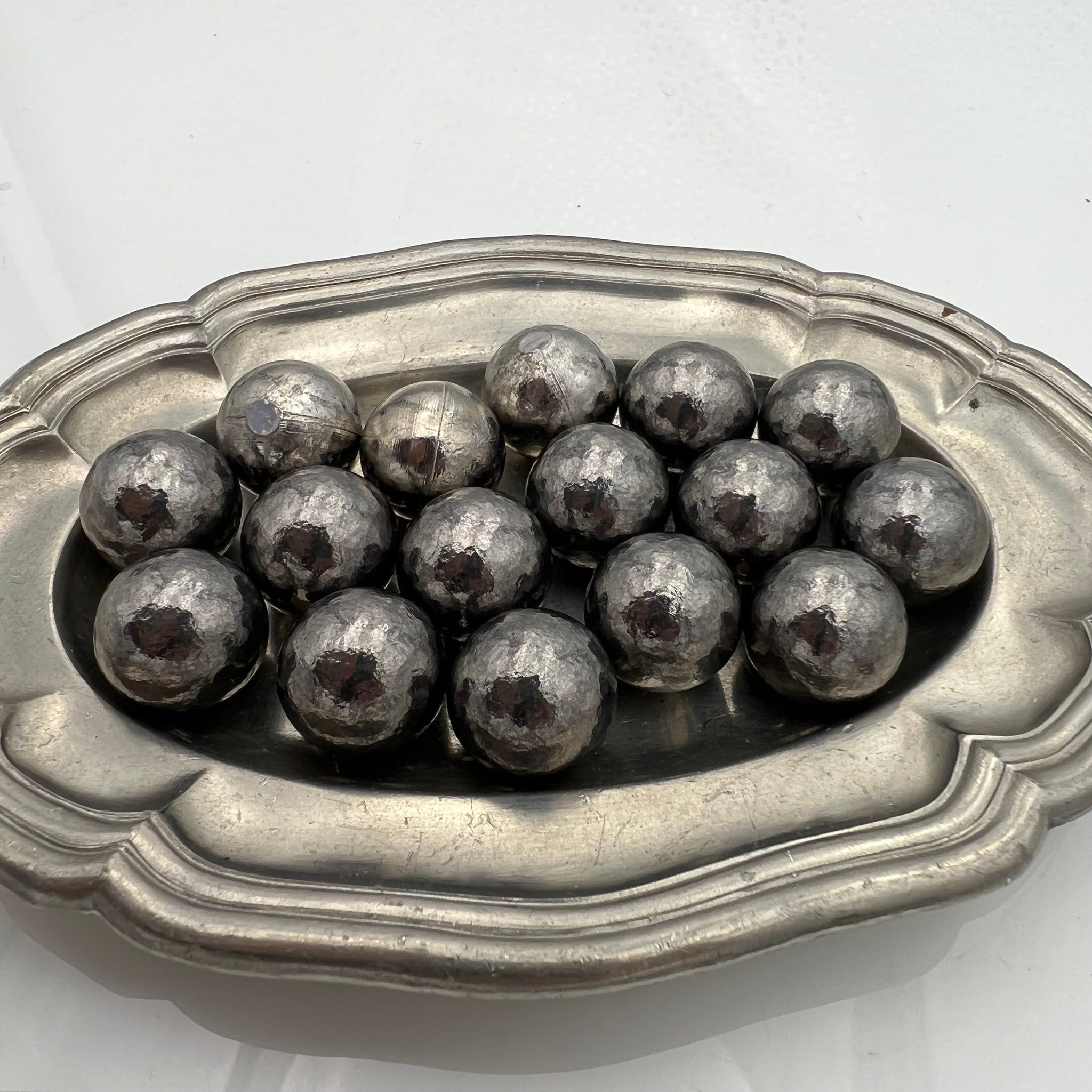 Cal.552 | Boule de plomb roulée